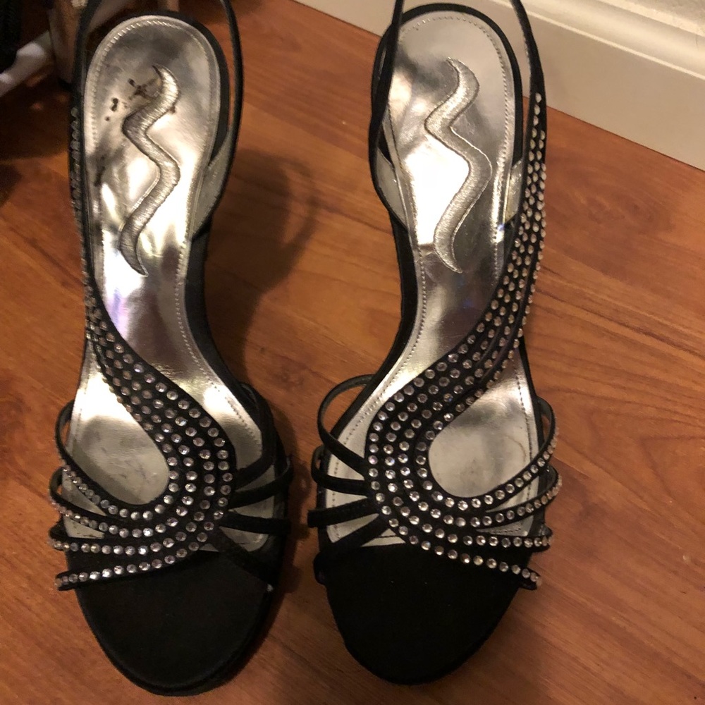 Heels - Picture 3 of 3
